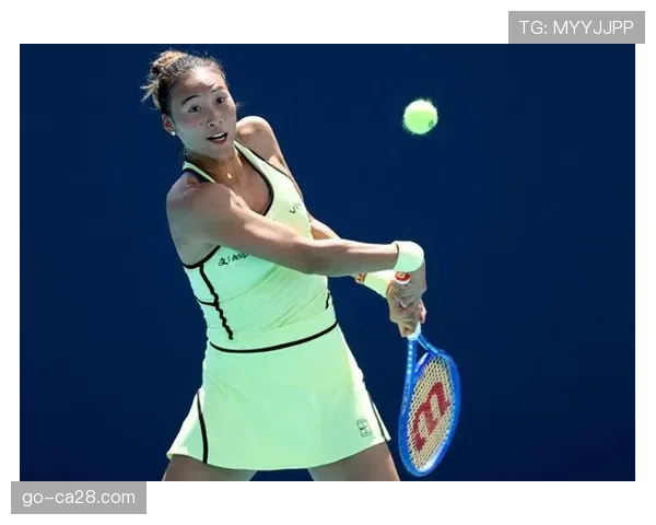 从资格赛到冠军：中国网球选手郑钦文逆转萨巴伦卡，首夺斯图加特保时捷大奖赛冠军